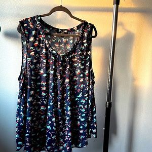 Cute sleeveless blouse.